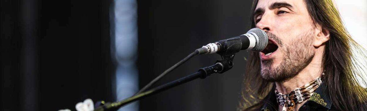 Extreme siguen activos y con muy buena forma gracias a “Here’s to the Losers”