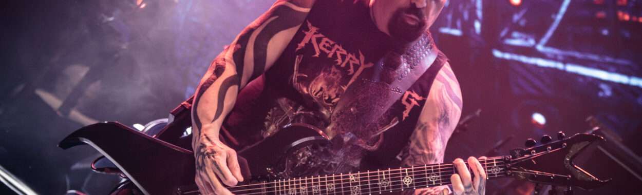 Kerry King por fuera de Slayer