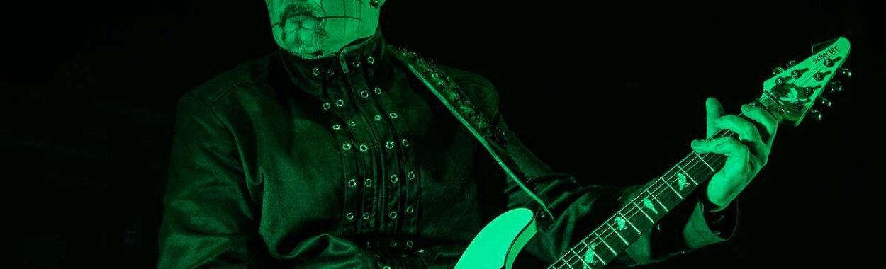 Crisis en Cradle of Filth: Un contrato en controversia