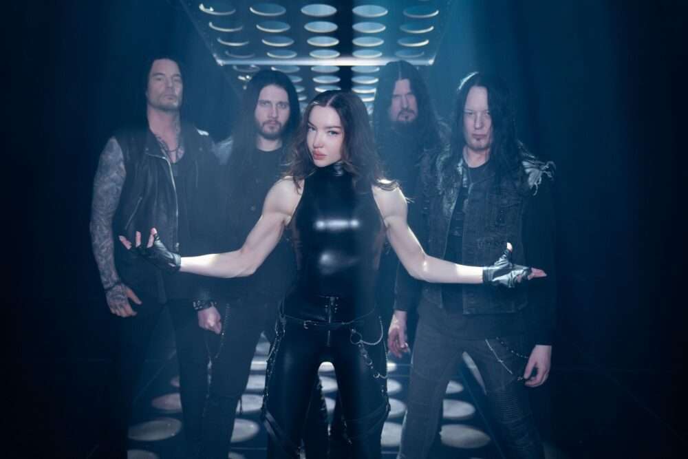 Ahora Si Es Oficial: Arch Enemy Tiene Nueva Vocalista Y Estrena Video thumb image