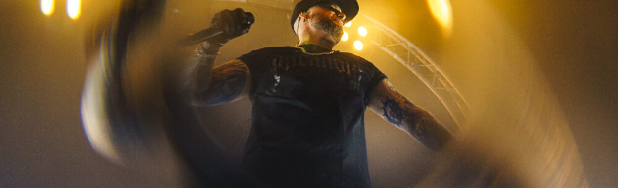 Smash Into Pieces en Glasgow: “espectáculo cyberpunk y estribillos gigantes”
